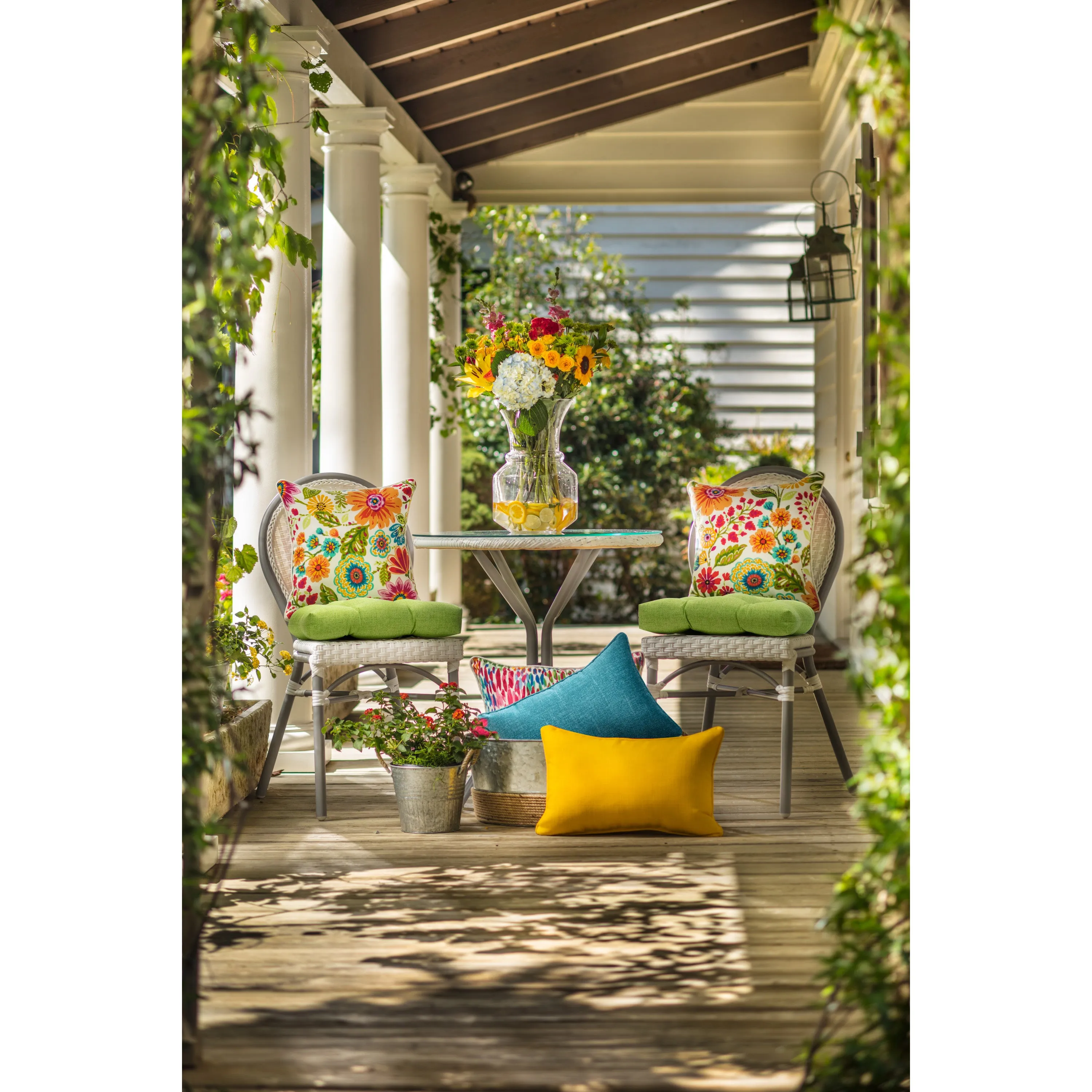 Outdoor/Indoor Fresco Solids Yellow 25-inch Floor Pillow