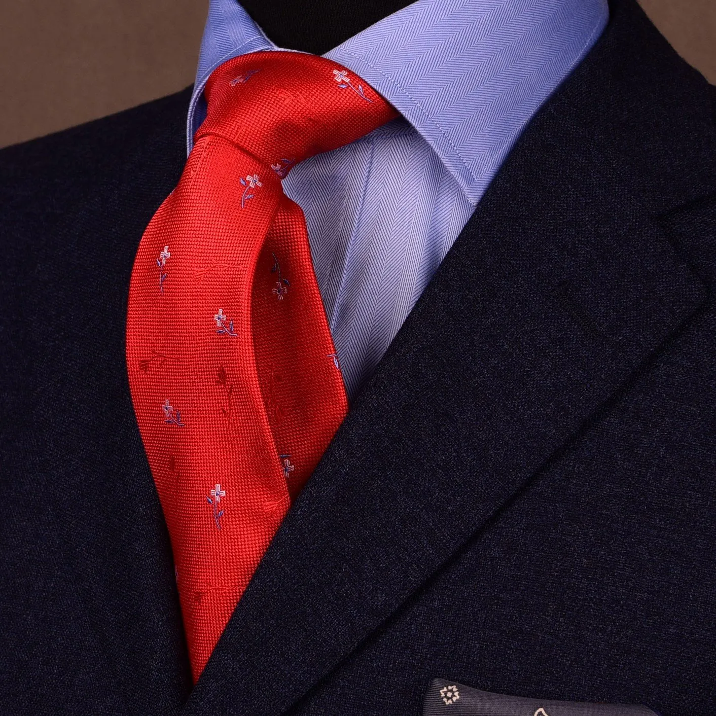 Red Roses & Daisies Floral Designer Luxury Modern Woven Tie 3"