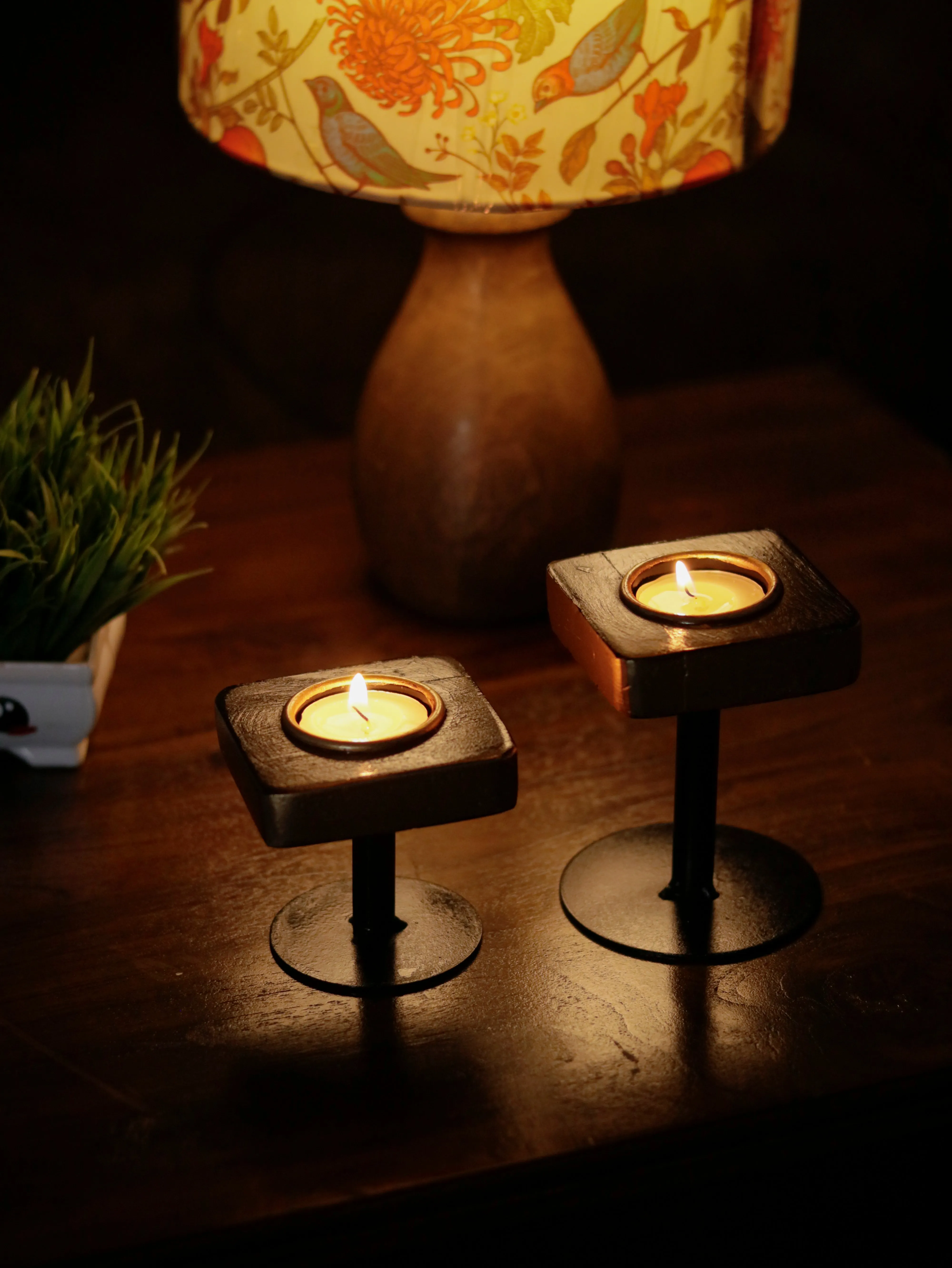 Unique Elegant Golden Black Wooden Candle Stand Set